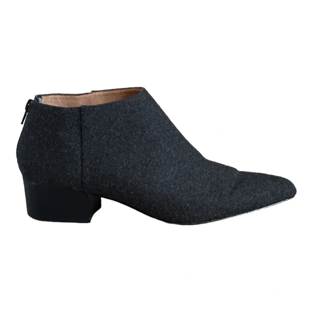 Bettye Muller Charcoal Gray Wool Ankle Boots 10 Pointed Toe Block Heel Back Zip